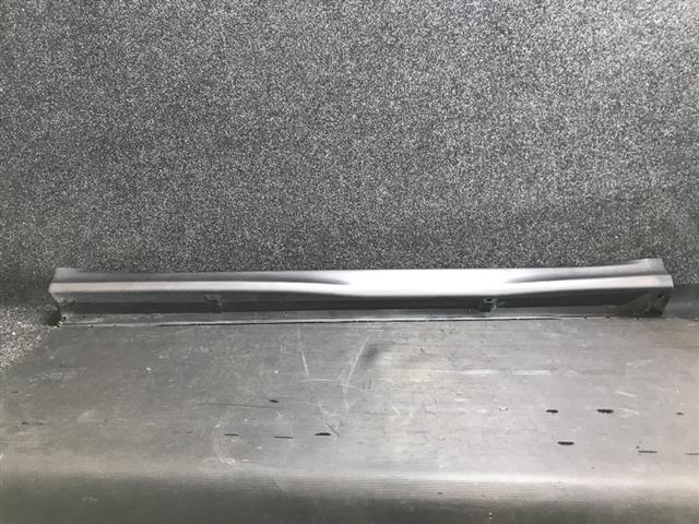 L Side Skirt