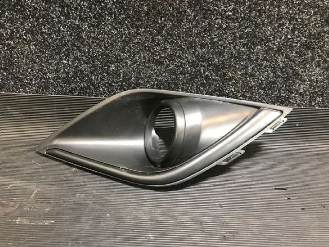 R Spotlight Bezel
