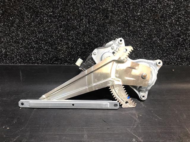 Lr Door Elec Regulator