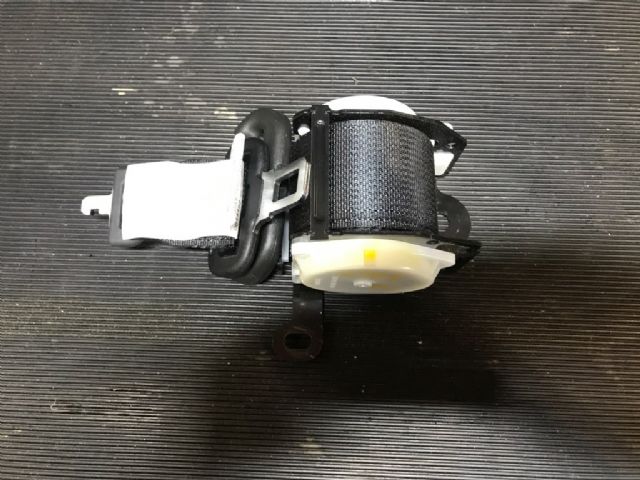 Rear Centre Seat Belt