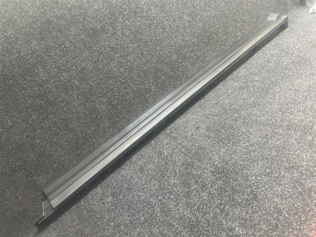 L Side Skirt