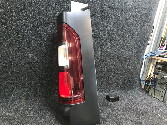 R Tail Light