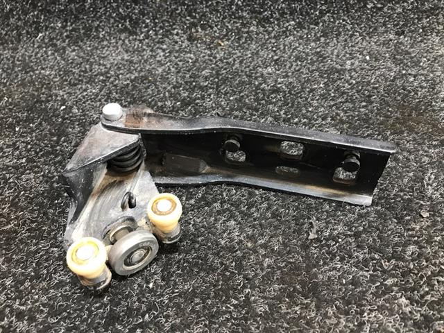 L Side Door Middle Rollers