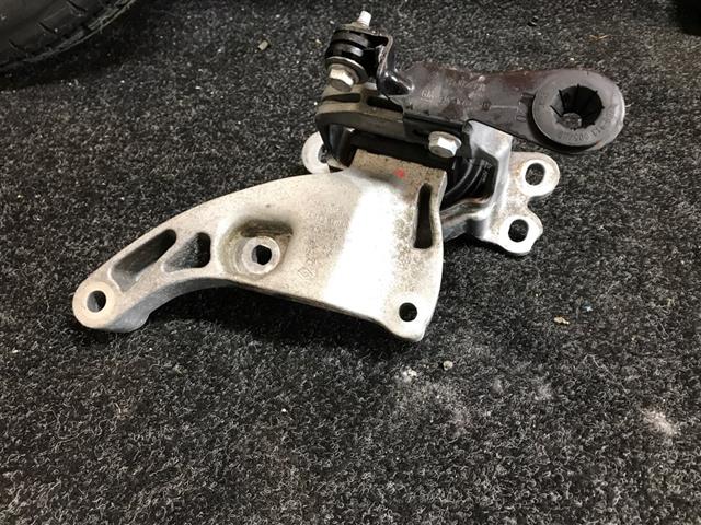Right Engine Mount
