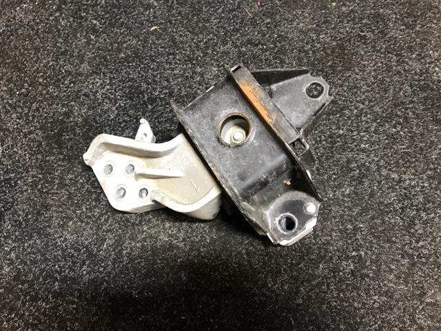 Right Engine Mount