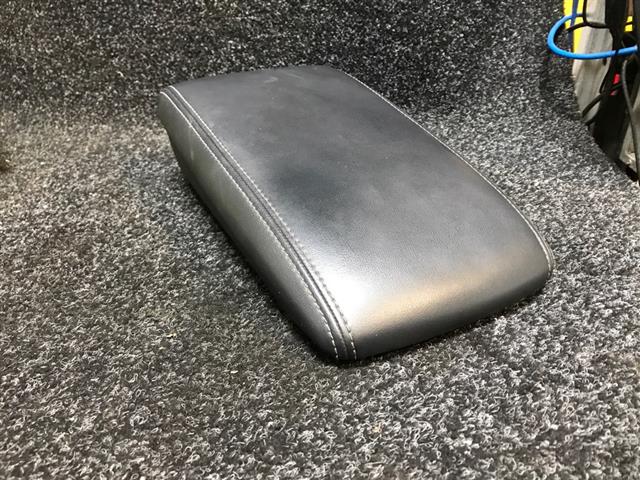 Centre Console Lid Only
