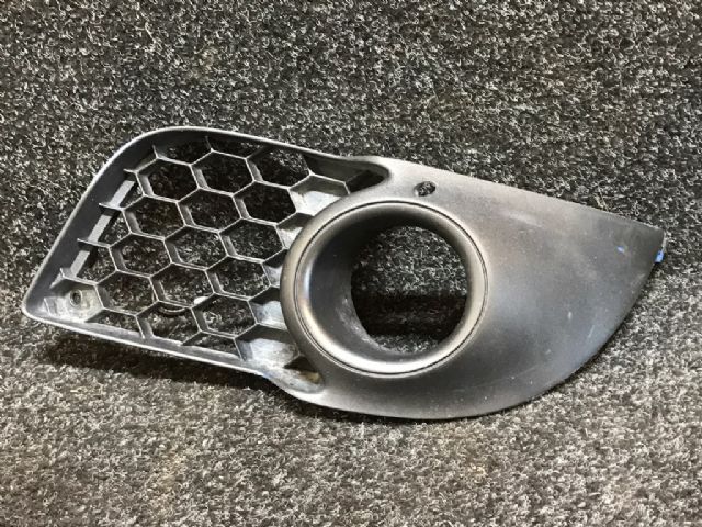 R Spotlight Bezel