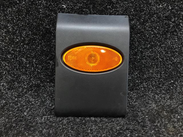 R "b" Pillar Moulding