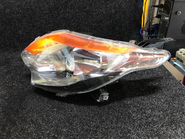 L Headlight (halogen)
