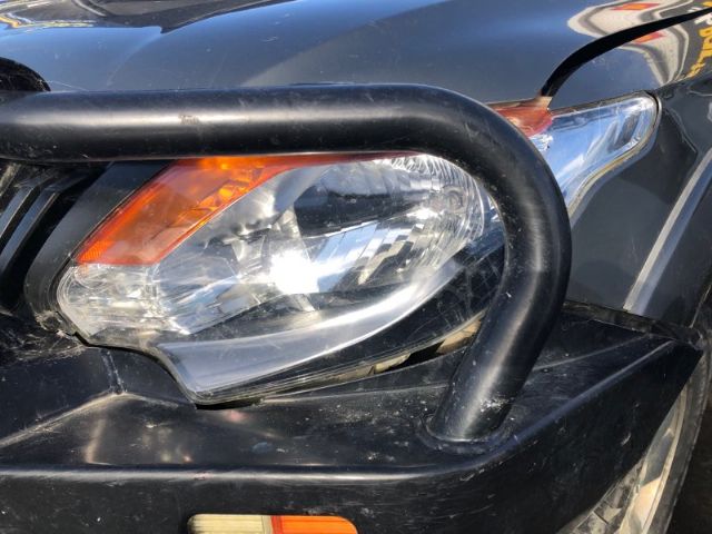L Headlight (halogen)