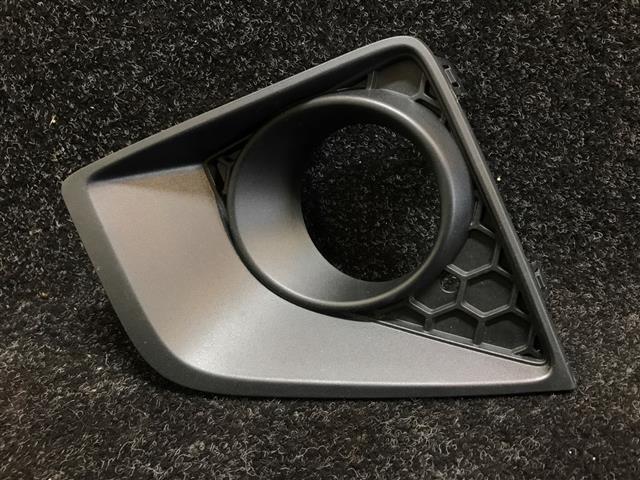 L Spotlight Bezel