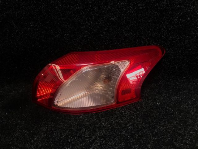 R Tail Light