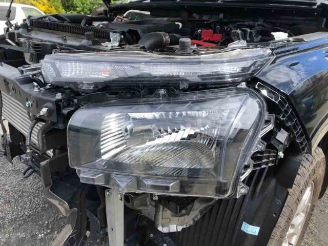 L Headlight (halogen)