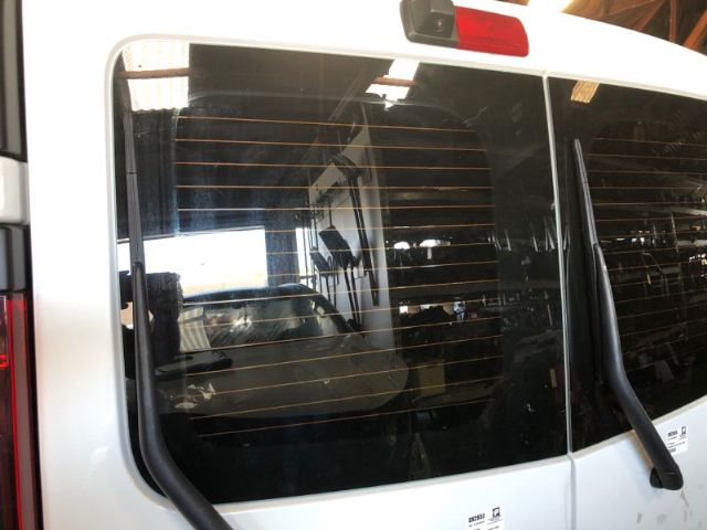 L Tailgate Glass