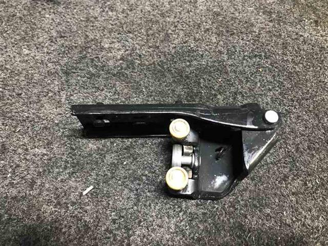 R Side Door Middle Rollers