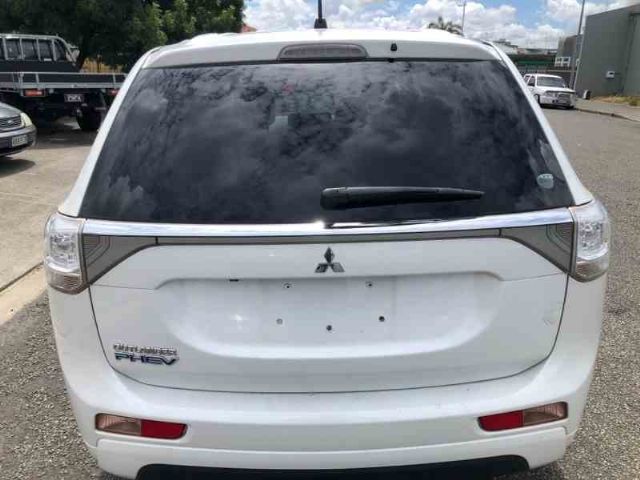 Tailgate Garnish 1 Piece