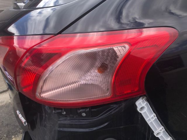 R Tail Light