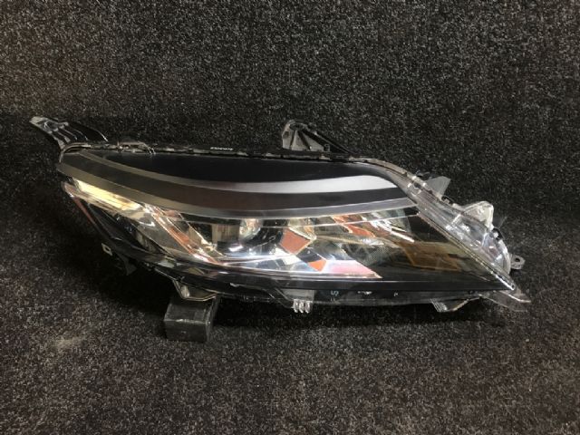 R Headlight