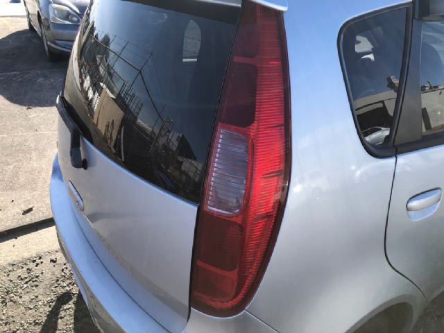 R Tail Light