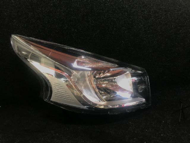 R Headlight