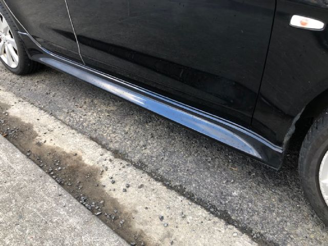R Side Skirt