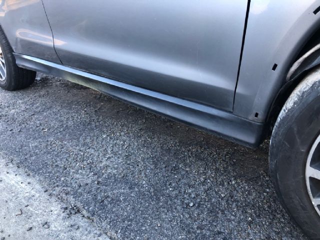 R Side Skirt