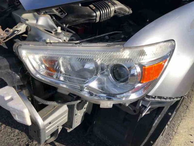 L Headlight (halogen)