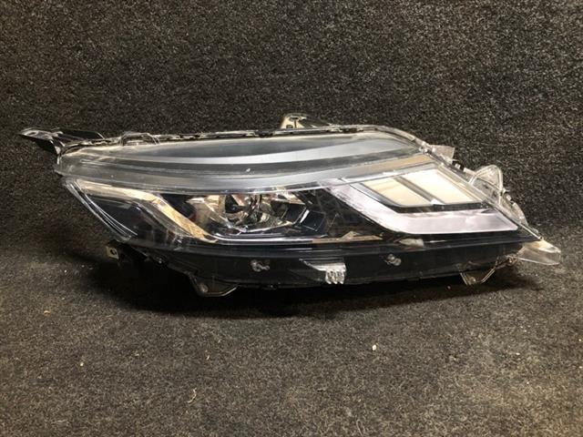 R Headlight