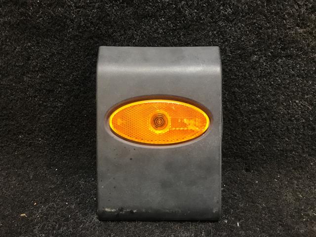 R "b" Pillar Moulding