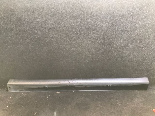 R Side Skirt