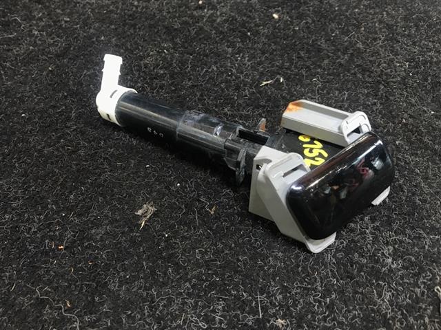 L Headlight Washer Jet