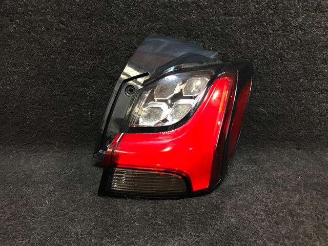 R Tail Light