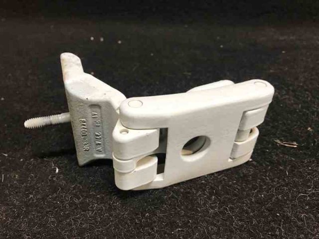 R Lower Tailgate Hinge