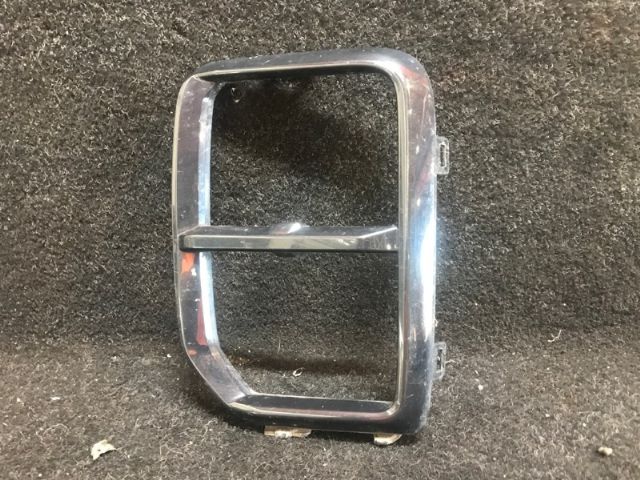 L Spotlight Bezel