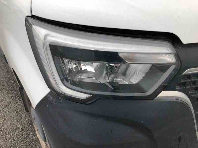 R Headlight