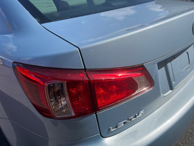 Lexus IS250 - GSE20 05-13