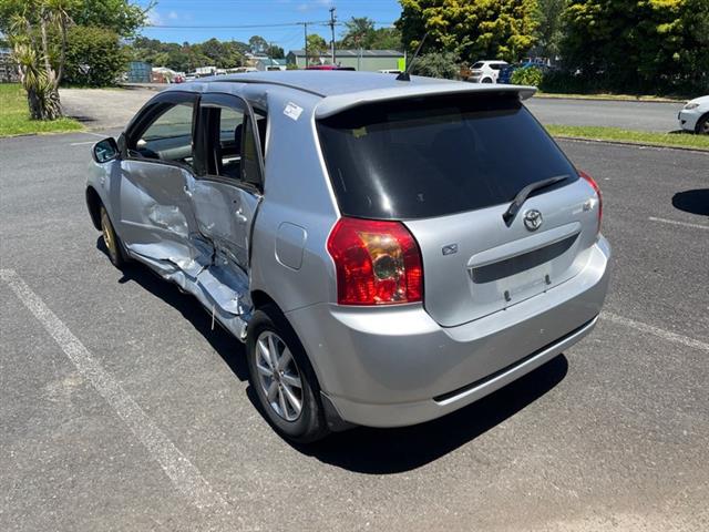 Toyota Runx - NZE121