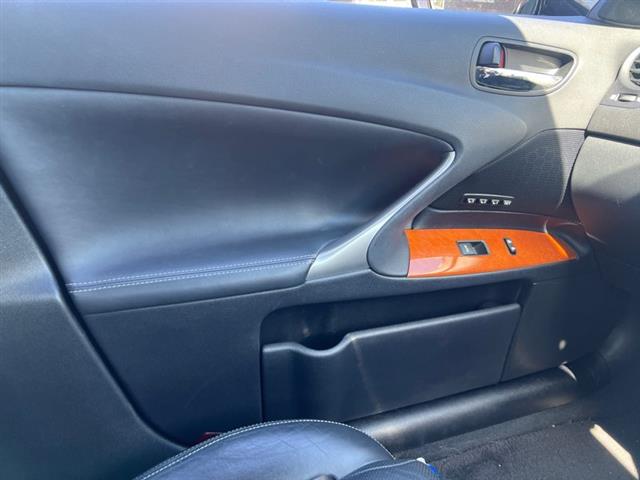 Lexus IS250 - GSE20 05-13