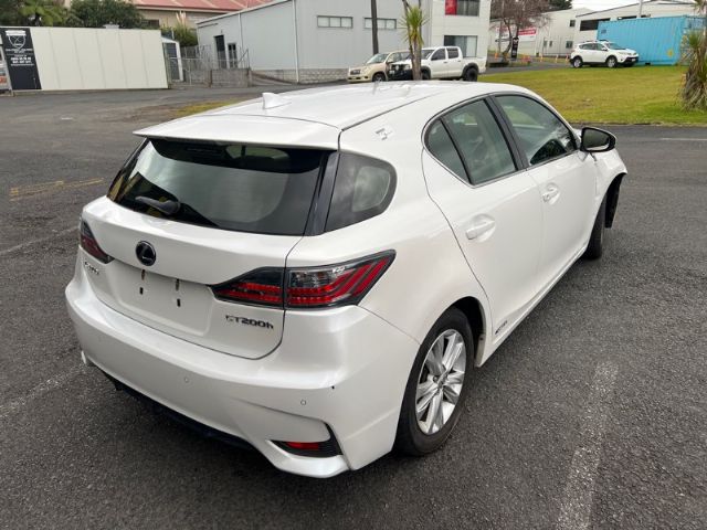 Lexus CT200H - ZWA10