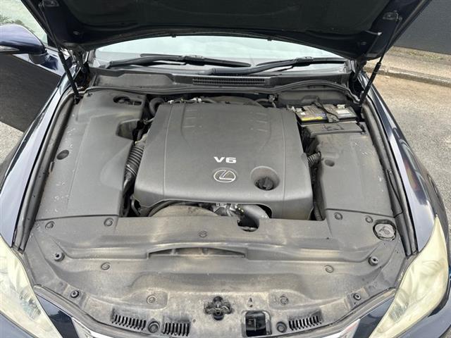 Lexus IS250 - GSE20 05-13