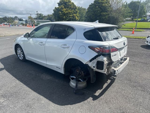 Lexus CT200H - ZWA10