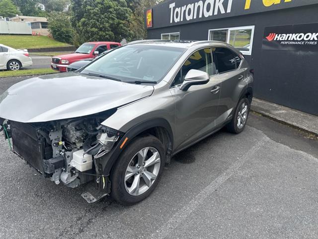 Lexus NX300h - AYZ15