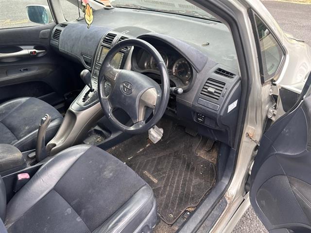 Toyota Blade - AZE156 2007-2012