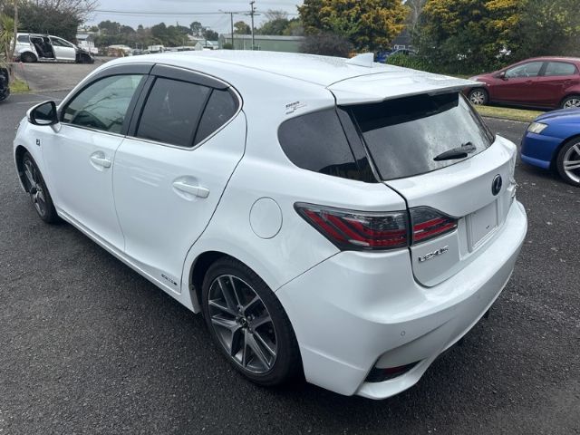 Lexus CT200H - ZWA10