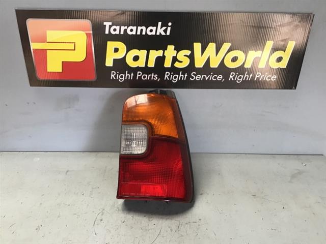 R Tail Light (halogen)