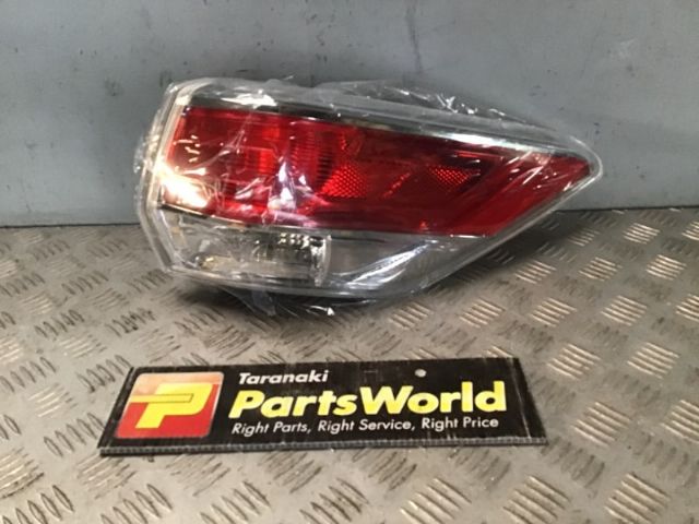 R Tail Light (halogen)