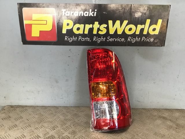 R Tail Light (halogen)