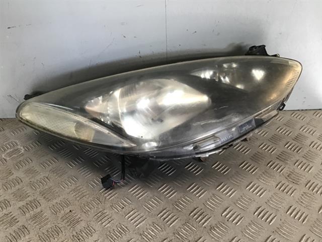 R Headlight