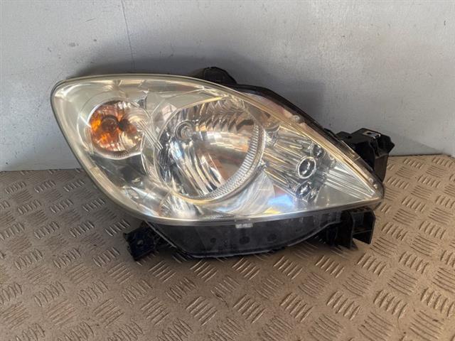 R Headlight