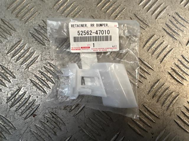 R Tail Light Retainer
